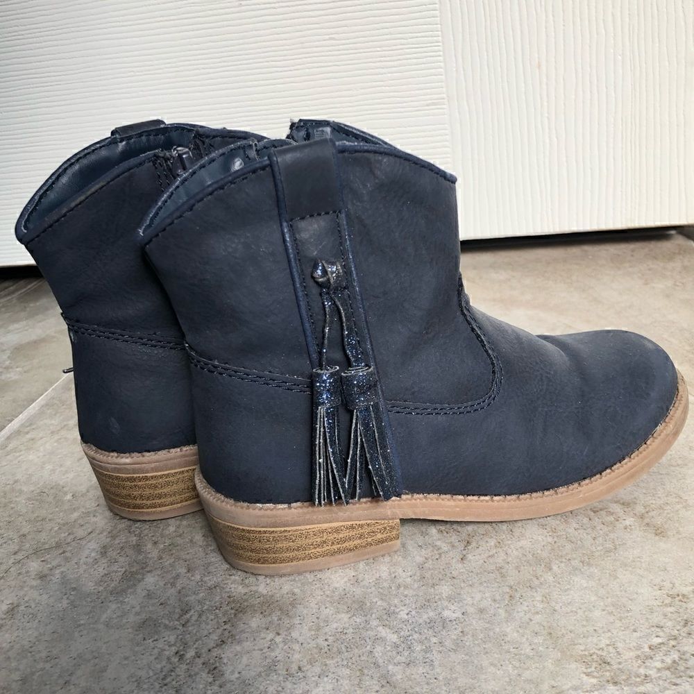 Navy blue cowboy boots in size 9